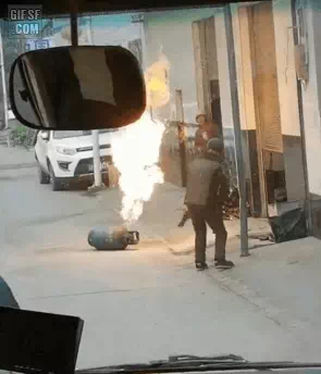 가스통에 불이 붙었을 때..ㄷㄷ