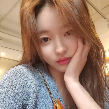 오마이걸 얼굴 마담 유아